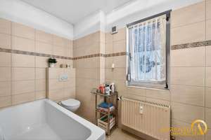 Charmante Erdgeschosswohnung mit Garten und Garage im Herzen von Regensburg – Die vollständige Adresse der Immobilie erhältst du vom Anbieter., 93057 Konradsiedlung-Wutzlhofen, Regensburg – Vorschaubild 12