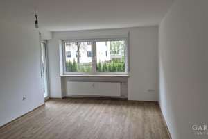 Modernes Wohnen mit Garten: Kernsanierte 3 Zimmer-Wohnung in Kuhsee-Nähe