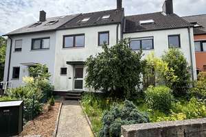 Familienfreundliches Reihenmittelhaus mit Süd-West-Terrasse in Nürnberg-Laufamholz