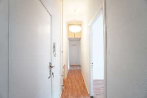 Schöne Wohnung in attraktiver Stadtvilla * Stuck * EBK* Balkon – Manteuffelstraße 8, 12203 Lichterfelde, Berlin – Vorschaubild 6