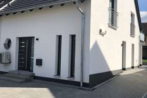 Wohnen mit Charakter: Doppelhaushälfte in Erlangen-Kriegenbrunn – Osloer Straße 12, 91056 Kriegenbrunn, Erlangen – Vorschaubild 41