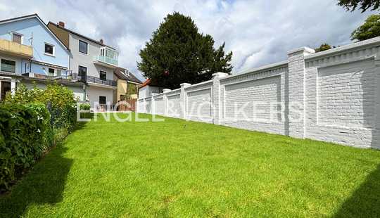 Bild von Charmantes saniertes Wohnhaus von 1918 mit drei individuellen Wohneinheiten und Gartenidylle