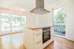 Moderne Maisonettewohnung mit Hauscharakter, überdachter Terrasse und großem Sonnenbalkon – Die vollständige Adresse der Immobilie erhältst du vom Anbieter., 22397 Wohldorf-Ohlstedt, Hamburg – Vorschaubild 4