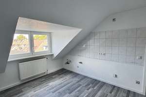 Schöne 3 Zimmer Dachgeschosswohnung in Essen Altendorf. Renoviert und bezugsfertig! – Heinrich-Strunk-Straße 42, 45143 Altendorf, Essen – Vorschaubild 9