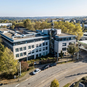 Modern ausgestattete Büros in Essen | CAT-7 Verkabelung | hervorragende Anbindung