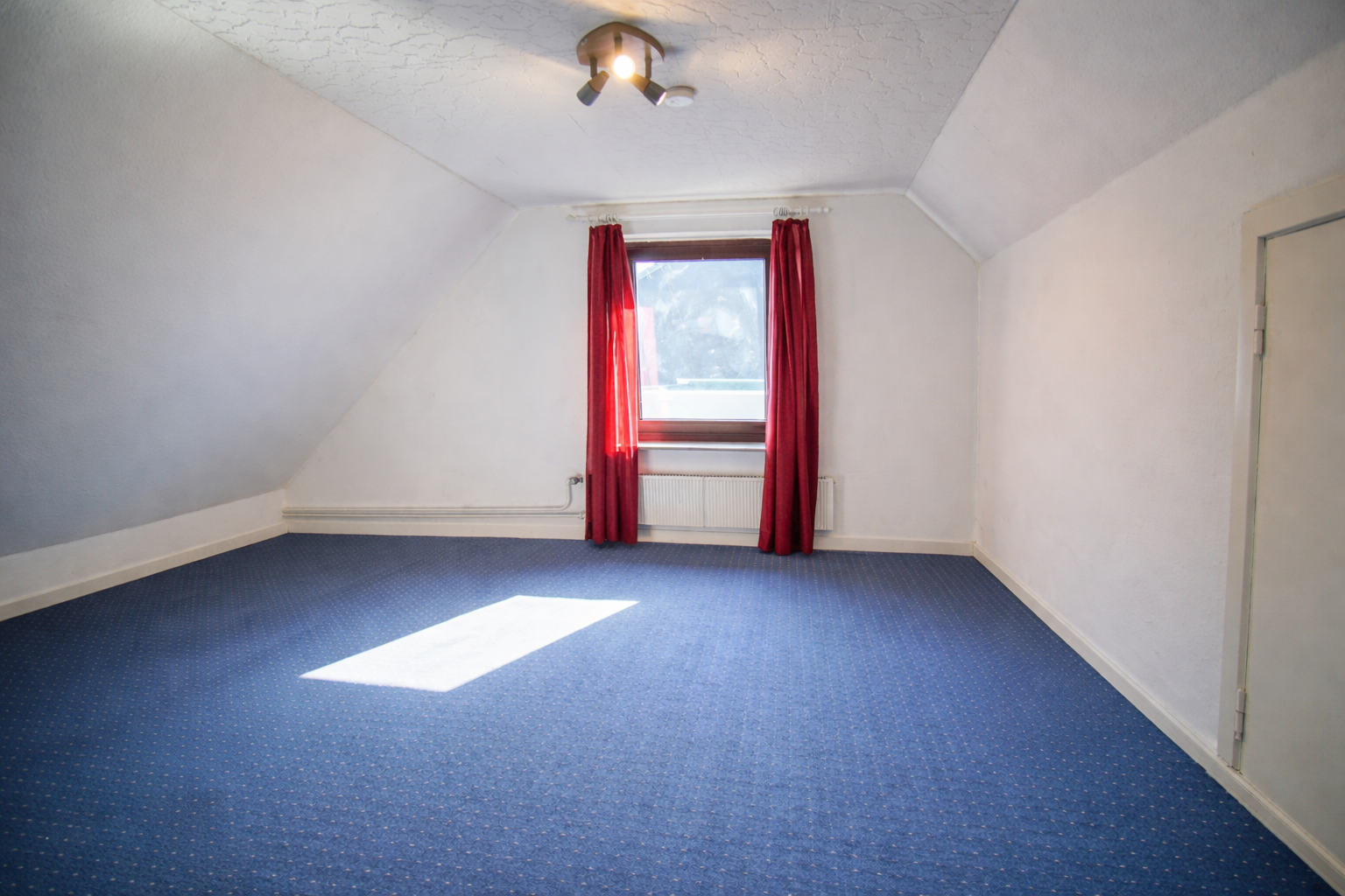 Immobilie in Kellinghusen - Nicht von der Stange - EFH mit kreativem Grundriss - Bild 2