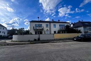 Charmantes Familienhaus mit Garage und Garten
