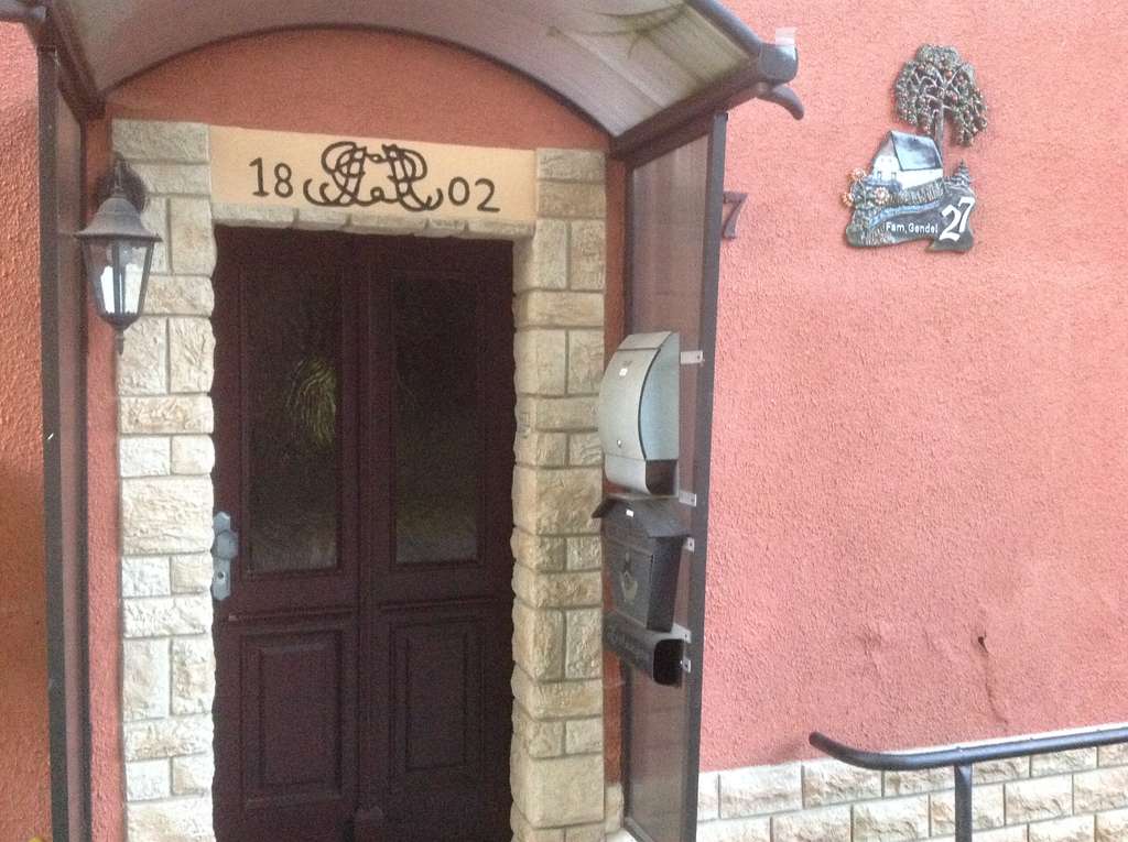 Immobilie in Herrnhut - Geräumiges 8 Zimmer Haus mit Garage in Herrnhut-Strahwalde - Bild 1