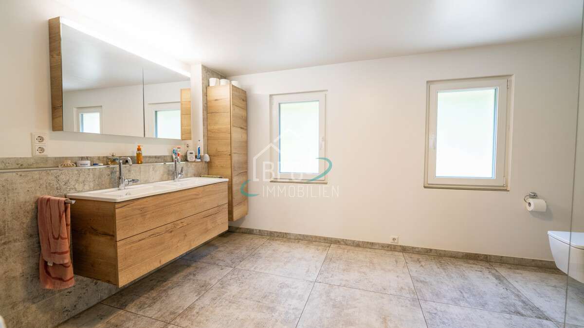 Immobilie in Fichtenberg - Kernsaniertes Wohnen: viel Platz, viel Komfort, viel Grün - Bild 6