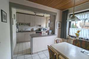 Endlich im eigenen Haus! Reihenhaus mit vielen Zimmern, Garage, Garten, Stellplatz...  – Köln – Vorschaubild 3