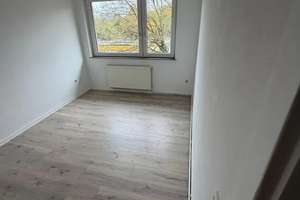 Duisburg - Meiderich, schöne 3 Zimmer Wohnung mit Balkon und Küche – Biesenstraße 35-37, 47137 Mittelmeiderich, Duisburg – Vorschaubild 4