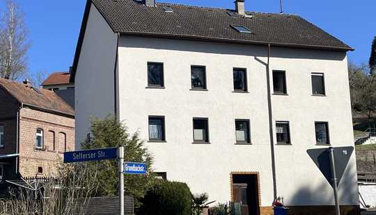 Bild von Gepflegte Doppelhaushälfte mit zwei Wohnungen und schönem Gartengrundstück in Weilburg - Ahausen