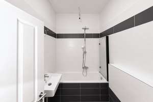 3-4 Zimmer Dachgeschosswohnung mit Balkon und Fahrstuhl – 10587 Charlottenburg, Berlin – Vorschaubild 5