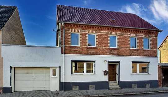 Bild von Einfamilienhaus mit Dachterrasse und Ausbaupotenzial in Hornhausen!