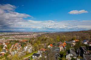 PANORAMA - Exklusives Penthouse mit zwei Terrassen und Weitblick auf der Schillerhöhe in Gerlingen – Die vollständige Adresse der Immobilie erhältst du vom Anbieter., 70839 Gerlingen – Vorschaubild 2