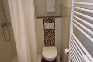 Schöne helle 2 Zimmerwohnung mit Stuckdecken – Karolingerstr. 7, 46117 Beeck, Duisburg – Vorschaubild 2