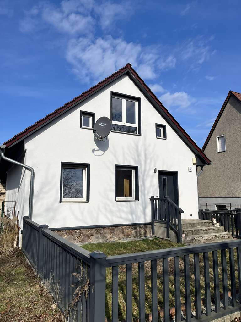 Immobilie in Steinhöfel - Modernes Einfamilienhaus mit Galerie, Balkon & großem Grundstück in ruhiger Lage - Bild 1