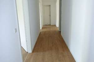 Moderne 4-Zimmer-Dachgeschoss-Wohnung mit Einbauküche und Aufzug – 51377 Steinbüchel, Leverkusen – Vorschaubild 5