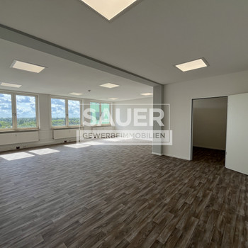 1.292 m² Büroetage teilbar ab 419 m² mit besonderem Ausblick! *2953*