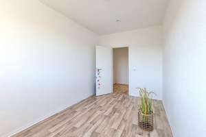 Kurze Wege zum Einkaufen und zur Straßenbahn – ideal für sportliche Mieter... – Johannes-Göderitz-Straße 71, 39130 Neu Olvenstedt, Magdeburg – Vorschaubild 8