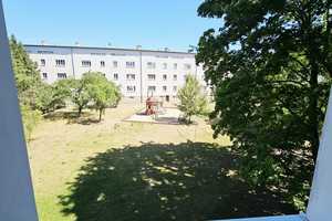 ideal für junge Familien- unser Spielplatz im Innenhof – Curiestr. 45, 39124 Magdeburg – Vorschaubild 1