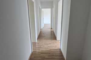 " 4 ZIMMER WOHNUNG MIT BALKON" – Voltastraße 10, 91056 Erlangen – Vorschaubild 3