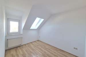 Exklusives Wohnen über den Dächern des Kaßbergs - Frisch sanierte 3-Raum-Maisonette mit traumhaften  – Willy-Reinl-Straße  12, 9116 Altendorf, Chemnitz – Vorschaubild 2