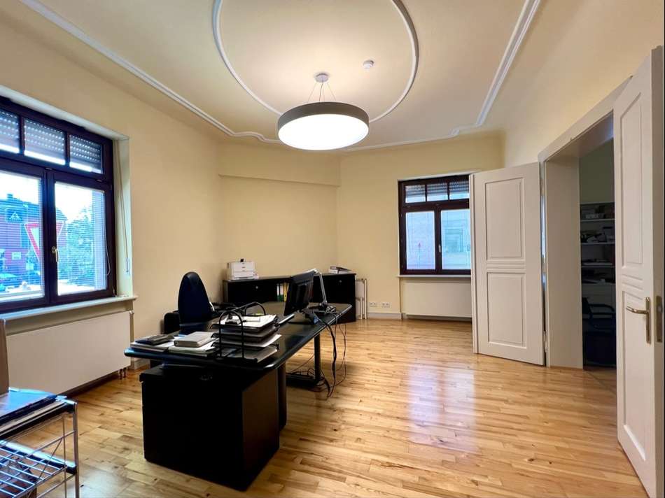 EG: Büro / Zimmer