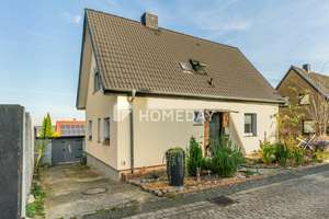  Charmantes Einfamilienhaus mit Garten in idyllischer Lage – Die vollständige Adresse der Immobilie erhältst du vom Anbieter., 32457 Porta Westfalica – Vorschaubild 1