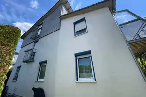 ***Charmantes Reiheneckhaus in Heidenheim – Sonniger Garten, viel Platz & familienfreundliche Lage** – Heidenheim (Kreis) – Vorschaubild 2