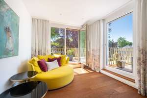 Eleganz und Lichtfülle am Schlosspark: Großzügiges Penthouse mit Kamin und Liftlanding – Die vollständige Adresse der Immobilie erhältst du vom Anbieter., 81247 Obermenzing, München – Vorschaubild 5