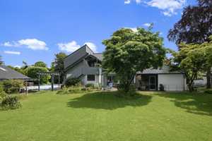 Top-Villenanwesen mit Pool & Park-Grundstück! Garden-Lounge-House! 4 Bäder! 2 Doppel-Garagen! – Duisburg – Vorschaubild 1