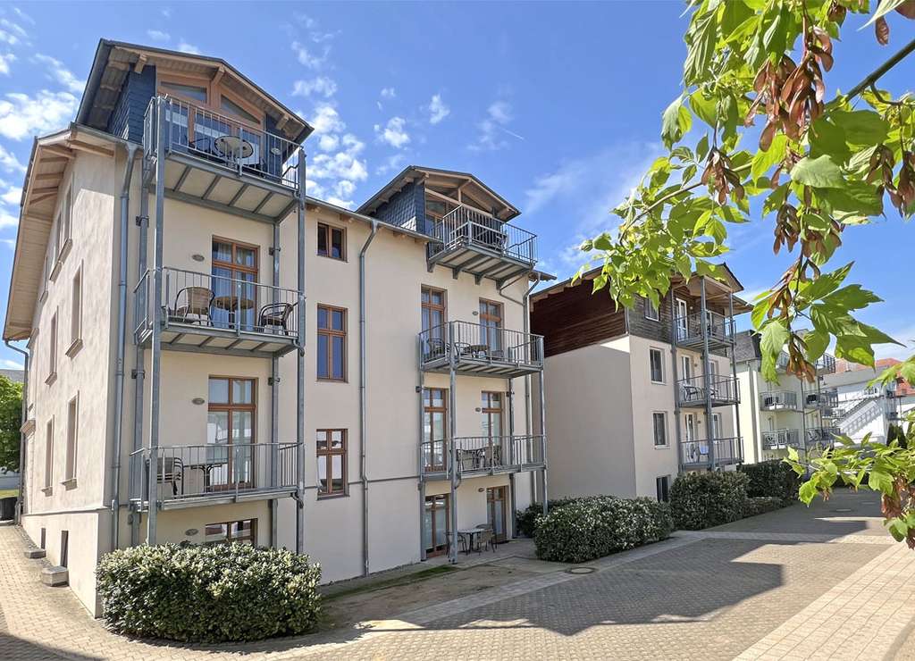 Immobilie in Heringsdorf - Strandnahe, barrierearme Wohnung in schöner Bäderstilvilla - Bild 1