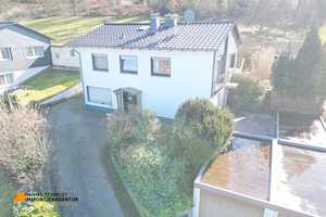 Einfamilienhaus mit drei Garagen und großem Grundstück in Gummersbach-Berghausen – Oberbergischer Kreis – Vorschaubild 3