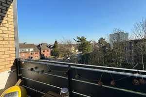 Helle 3 Raum Wohnung mit Balkon in Moers zu vermieten – Römerstr. 493, 47443 Wesel (Kreis) – Vorschaubild 1