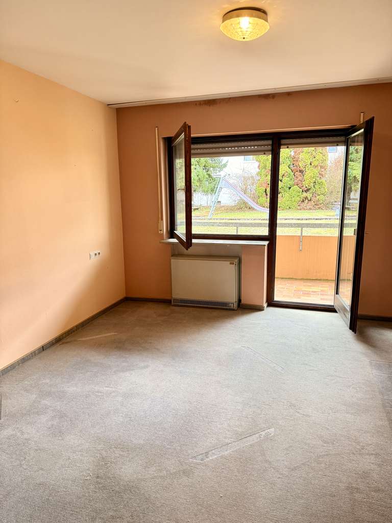 Immobilie in Schwaikheim - 2-Zimmer-Wohnung mit viel Potenzial zu verkaufen - ideal für Eigennutzer & Kapitalanleger - Bild 2