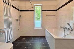 2-Zimmer-Neubauwohnung mit Einbauküche, Fußbodenheizung, Balkon, Fahrstuhl & eigenem PKW-Stellplatz – Großbeerenstraße 295B, 14480 Am Stern, Potsdam – Vorschaubild 3