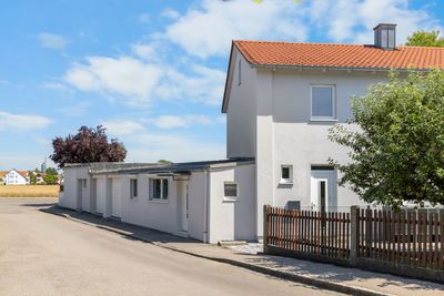 Mehrgenerationenhaus bzw. MFH (mit 5 WE) komplett freistehend! - Zur Selbstnutzung oder Vermietung