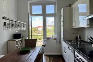 2-Zimmer-Wohnung  Altbau-Traum mit Südwestbalkon & viel Sonne 