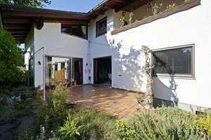ELVIRA - Feldkirchen-Westerham, großzügiges Zweifamilienhaus auf schönem Grundstück in ruhiger Lage – Die vollständige Adresse der Immobilie erhältst du vom Anbieter., 83620 Feldkirchen-Westerham – Vorschaubild 1