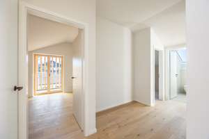 Bezugsfertig: Dachgeschosswohnung mit Alpenpanorama | KfW40 – Warngauer Straße 6a, 83666 Waakirchen – Vorschaubild 4