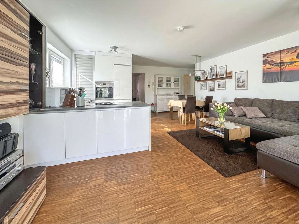 Immobilie in Biberbach - Gartenwohnung mit großem Garten, extra Garage und Stellplatz - Bild 0