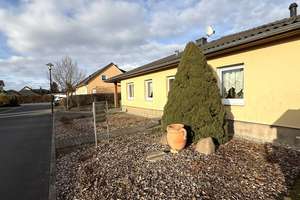 Wohlfühlen auf einer Ebene 
Massivbungalow mit Carport,
Fußbodenheizung + Kamin
in Wolfen OT Reud – Torfweg 15, 6766 Bitterfeld-Wolfen – Vorschaubild 11
