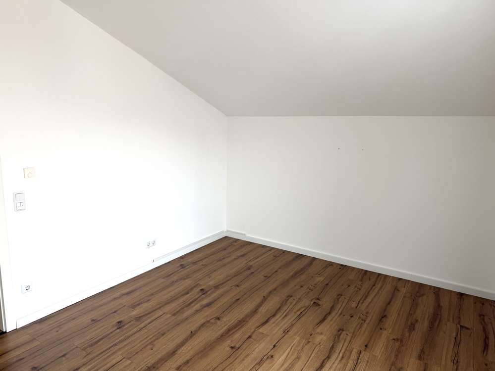 Immobilie in Mertesheim - Frische Luft, freier Blick, hoher Wohnkomfort = Lebensqualität! Modernes EFH m. ELW in Mertesheim! - Bild 20