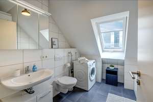 Möbliert: Wunderschöne Dachgeschosswohnung in Schwabing – Die vollständige Adresse der Immobilie erhältst du vom Anbieter., 80805 Neufreimann, München – Vorschaubild 7