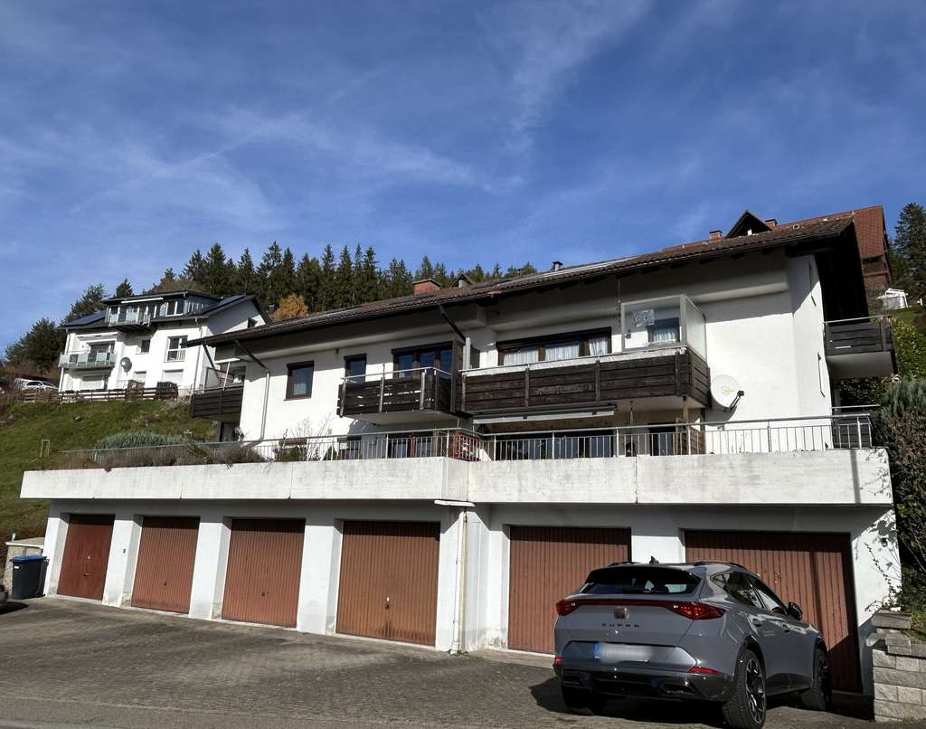 Immobilie in Lenzkirch - Sonnenverwöhntes Dachgeschoss mit Ausblick - Bild 1