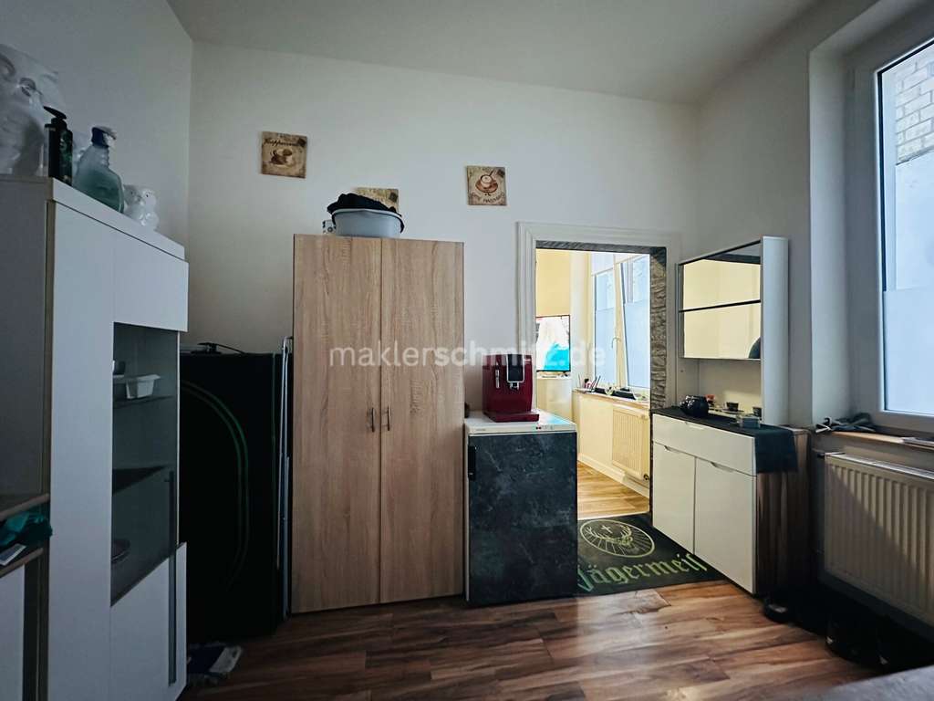 Immobilie in Mönchengladbach - 7-PARTEIEN WOHN-&GESCHÄFTSHAUS IN VERMIETUNGSSICHERER LAGE! - Bild 3