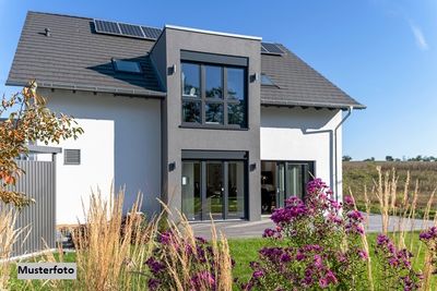 Freistehendes Einfamilienhaus nebst Terrasse und 3 Stellplätzen