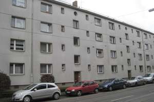 Top renovierte 2-Zimmerwohnung im EG in zentraler Lage... – Bahnstr. 40, 47799 Cracau, Krefeld – Vorschaubild 1