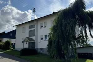 SUPER KAPITALANLAGE - 4-Familienhaus in ruhiger Lage in Nürtingen, Garagen + Stellplätze - 216-24 – Esslingen (Kreis) – Vorschaubild 1
